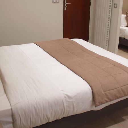 Hotel Puy De Dome Paris Bagian luar foto